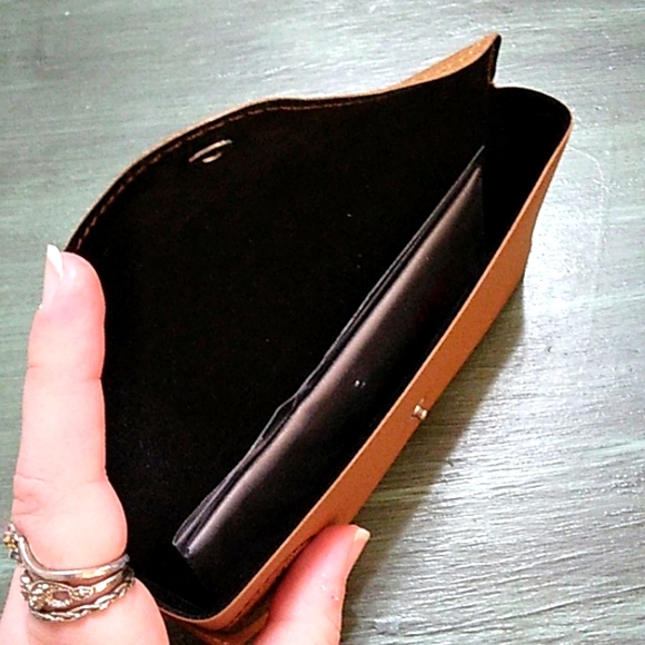 NWOT Ray Ban case brown or black - Picture 3 of 4